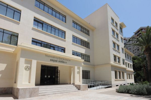 Espai Vives building